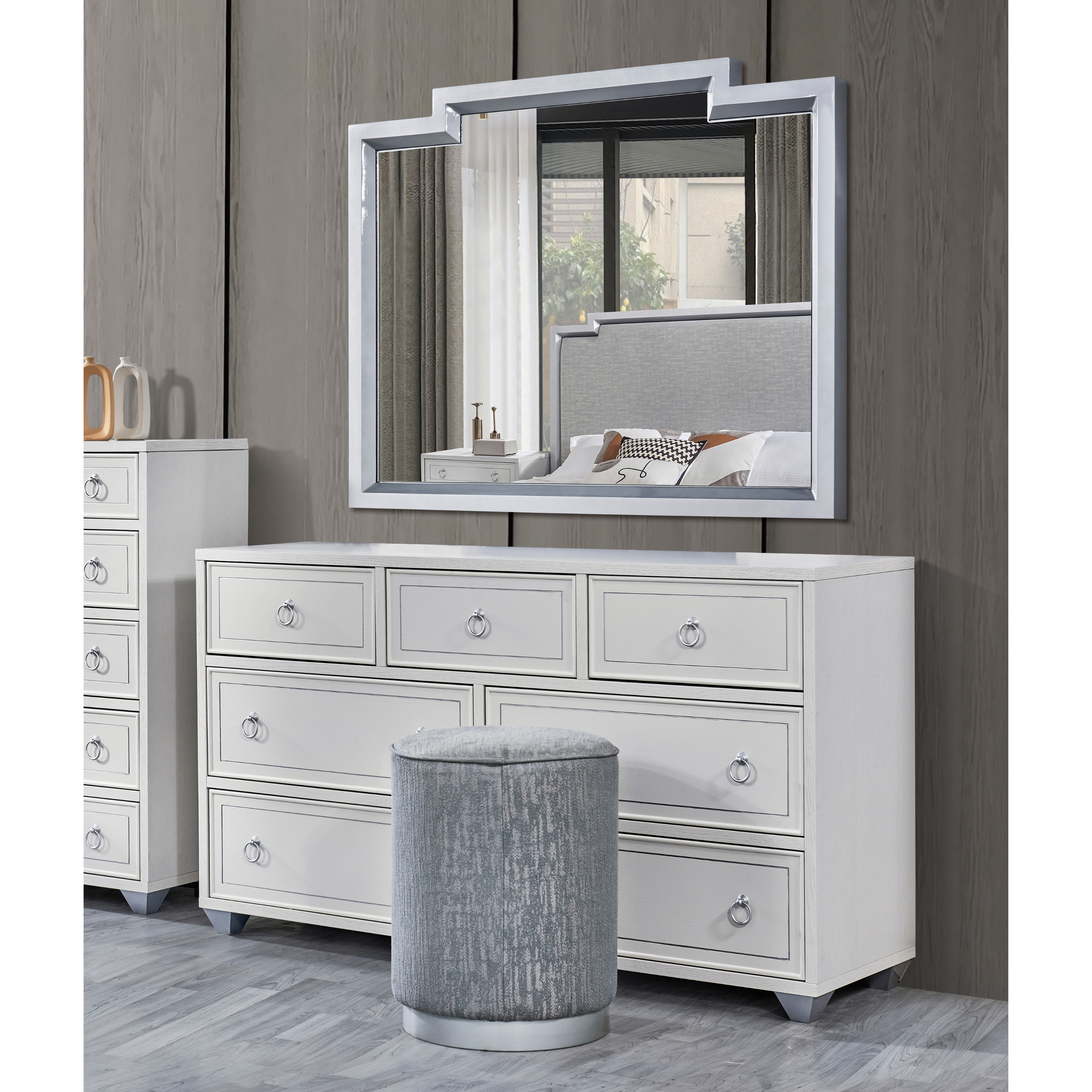 Off-White Feather Bedroom Set With 2 Free Lamp Gift