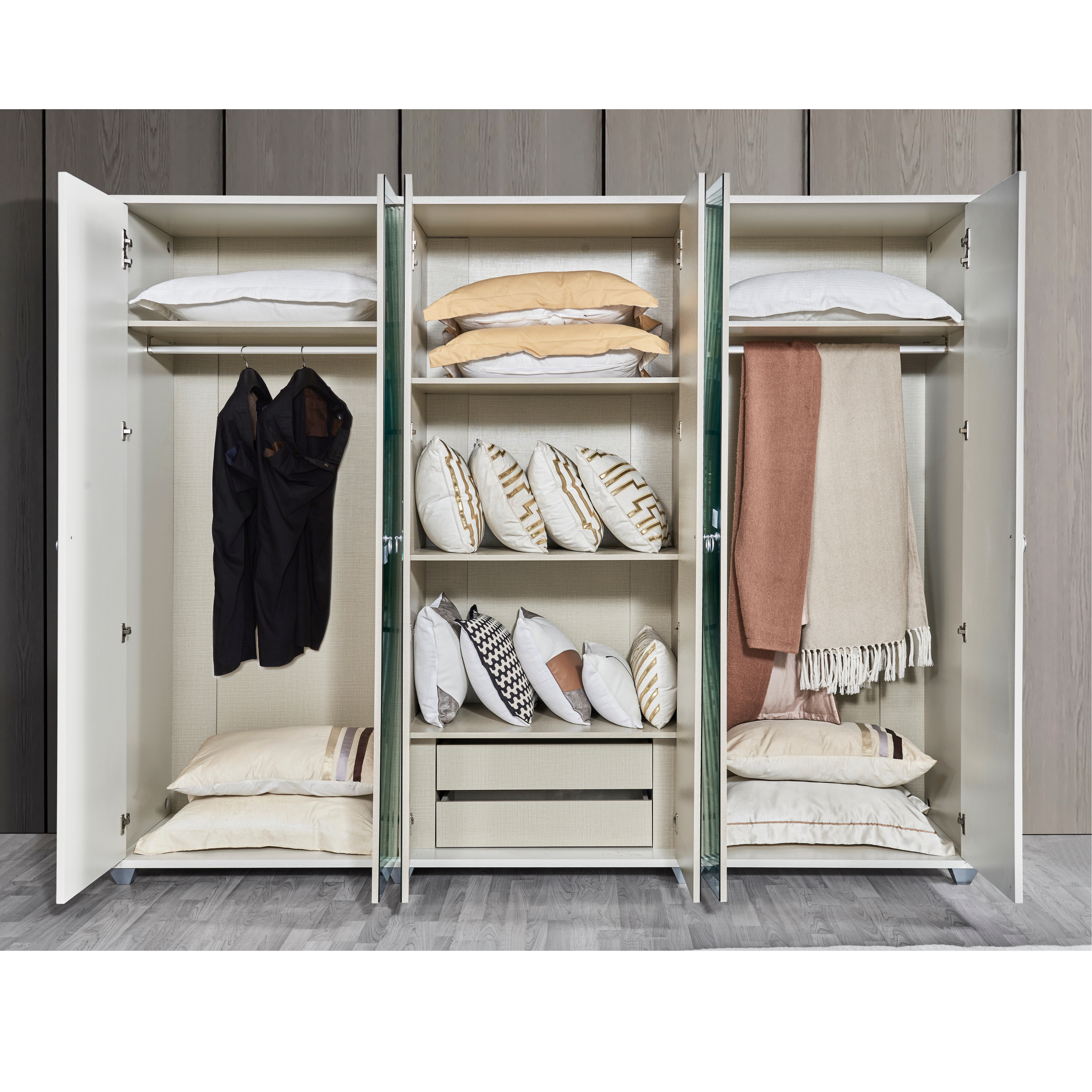 Off-White Feather Bedroom Set With 2 Free Lamp Gift