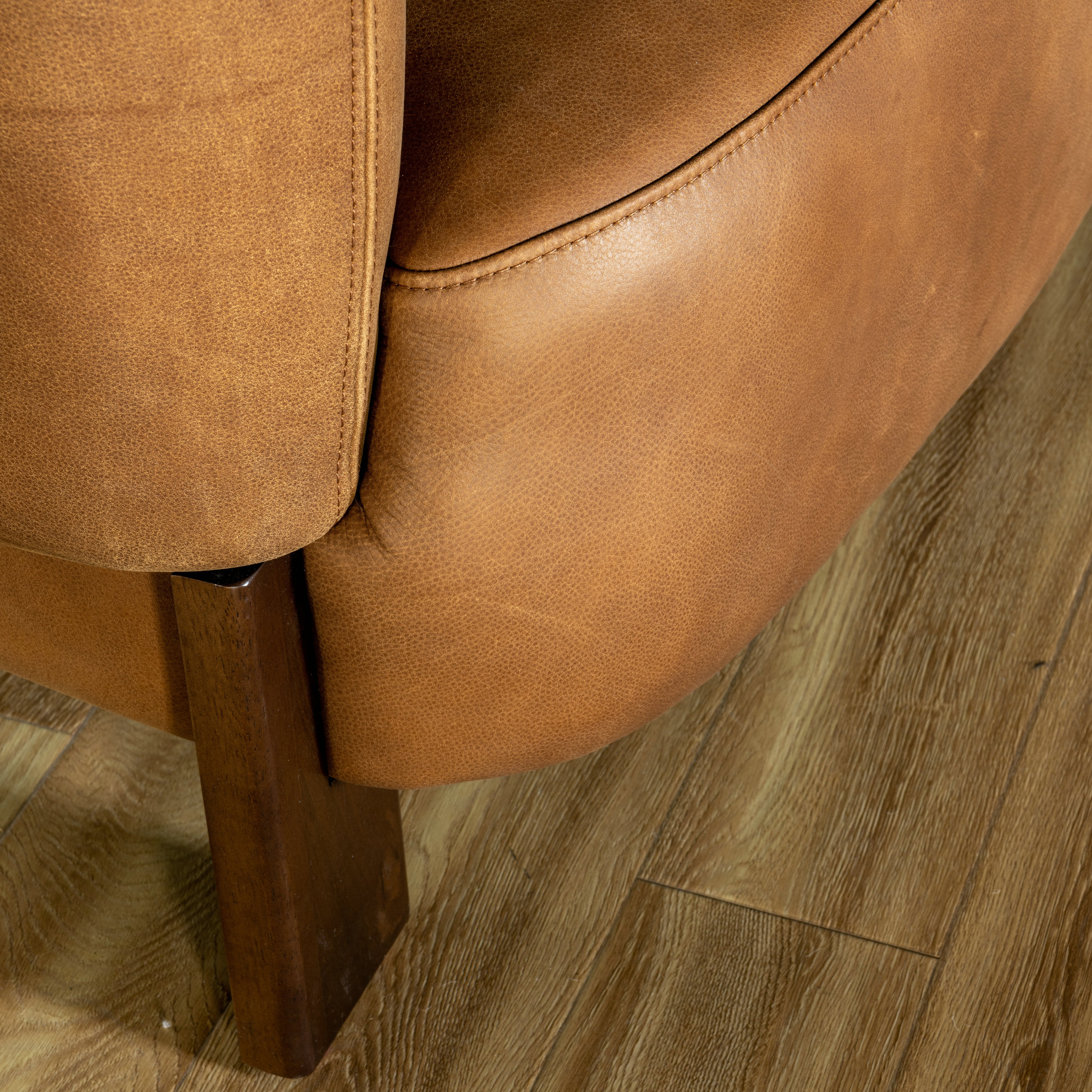 Leaner Black Leather Chair W98