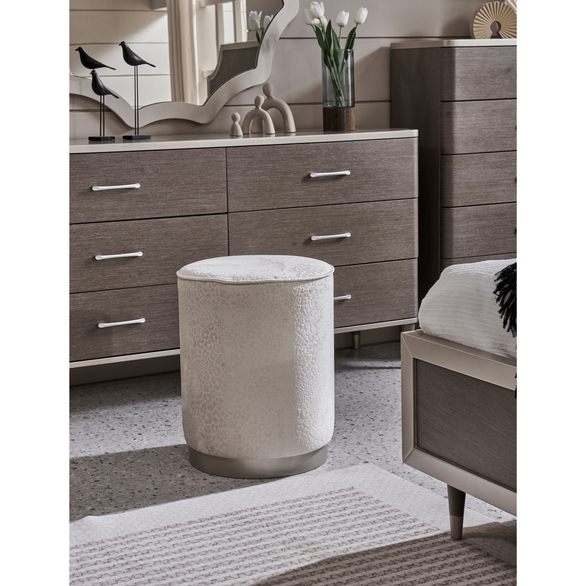 BERLIN DRESSER