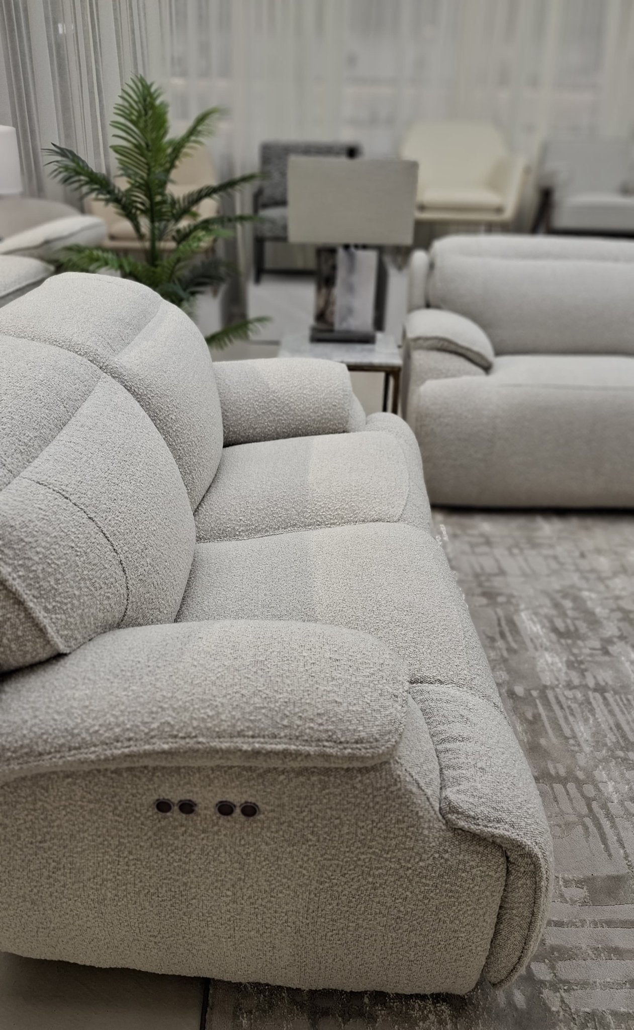 Cushy White Power Motion Set