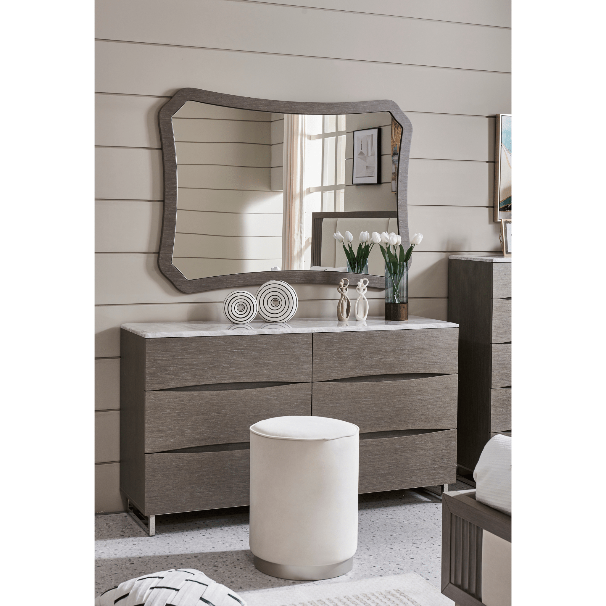 EBONY DRESSER