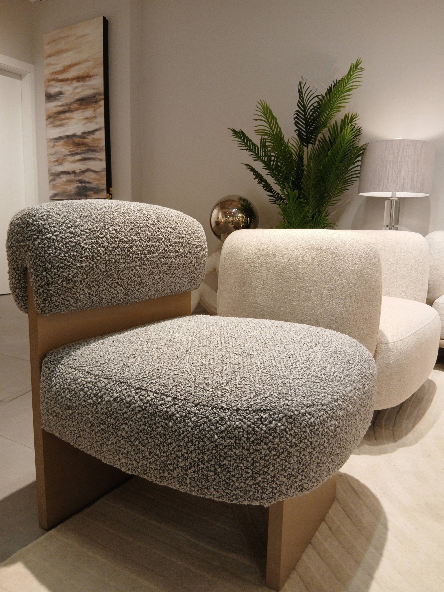Leaner white chair