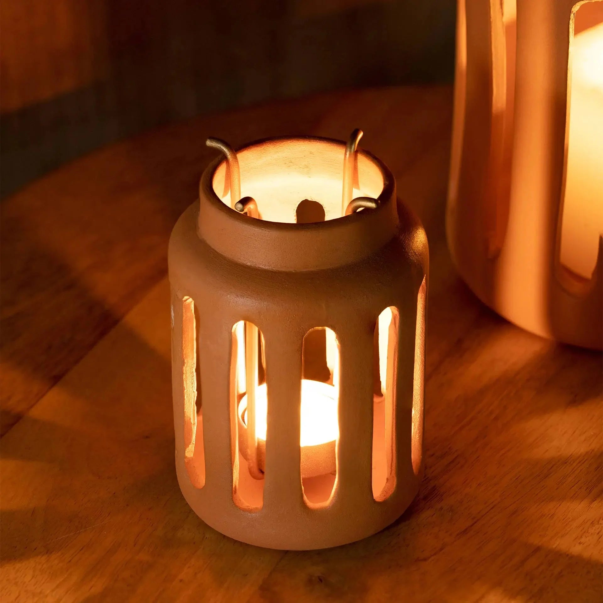 Lupa Terracotta Round Lantern W/Metal Handle - Small