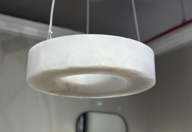Marlo, Chandelier