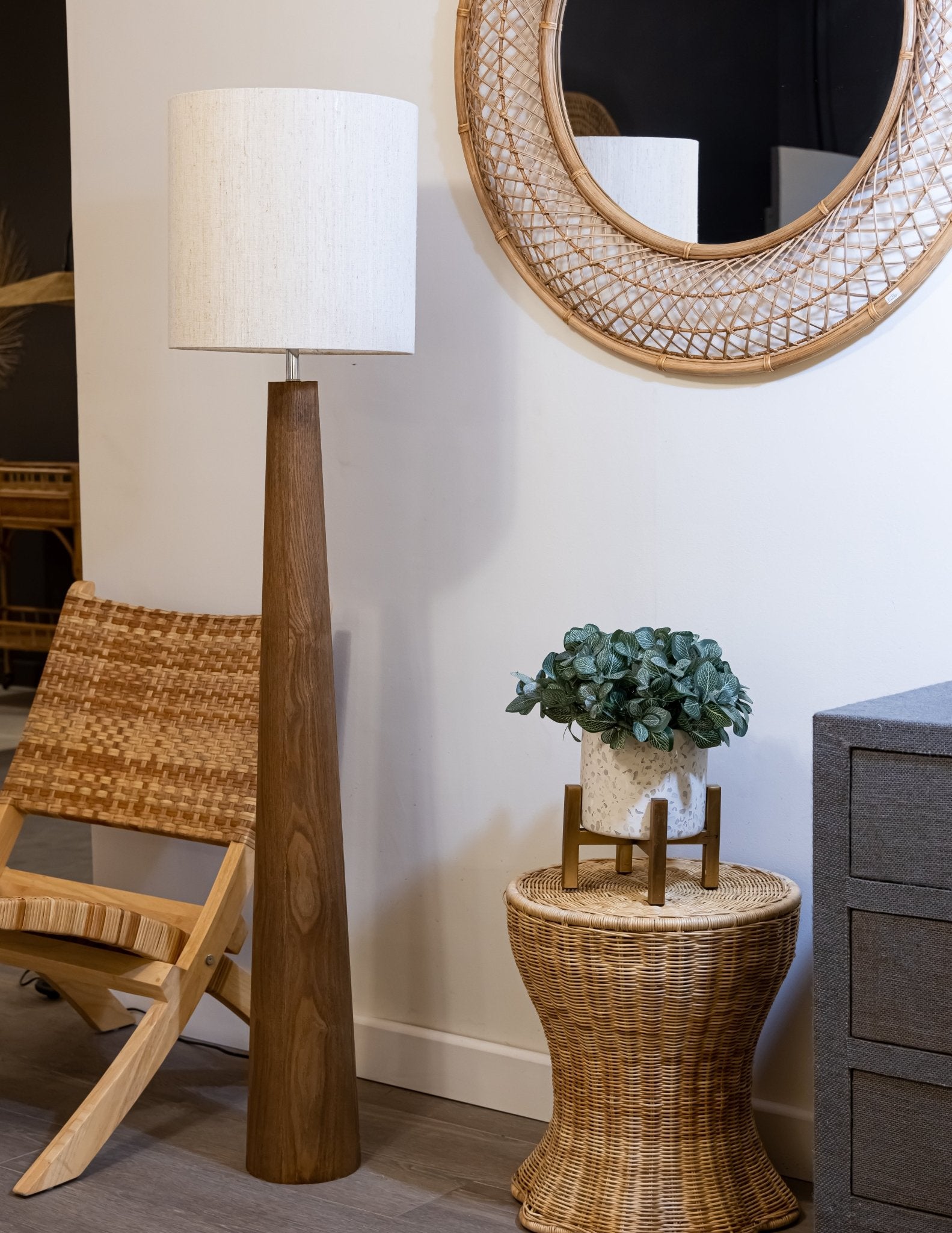 PARIS Dark Wooden Floor Lamp