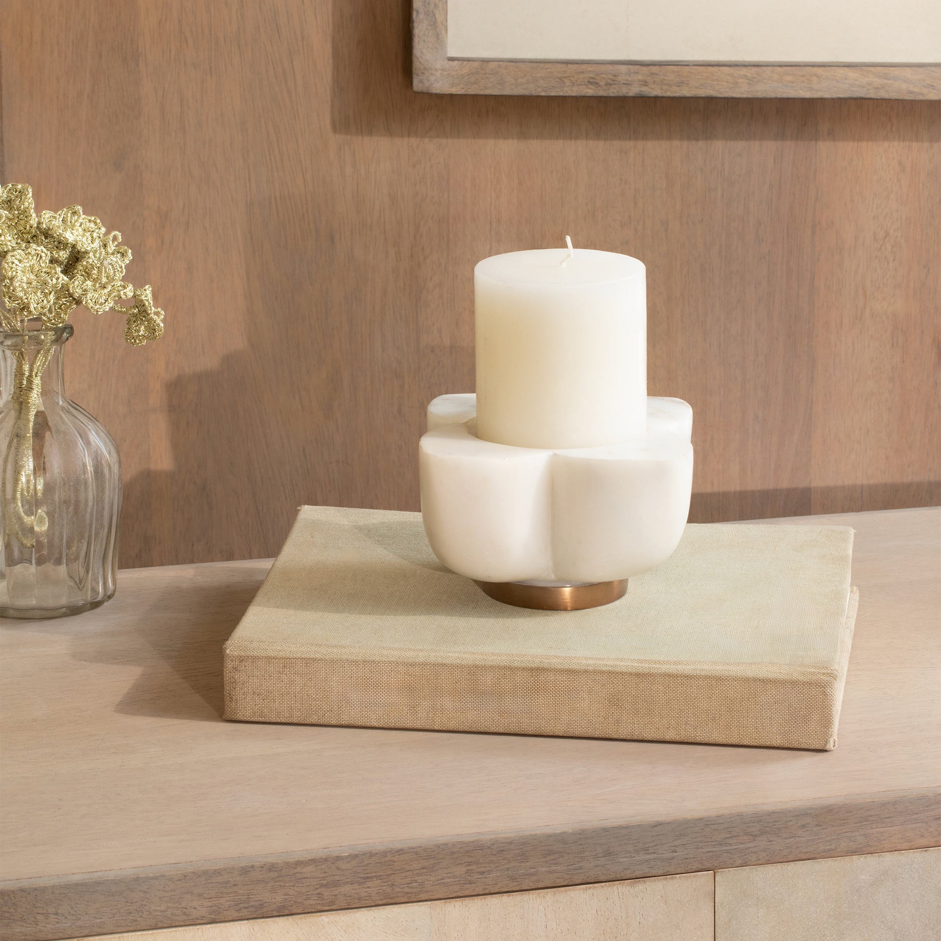 Pillar Holder