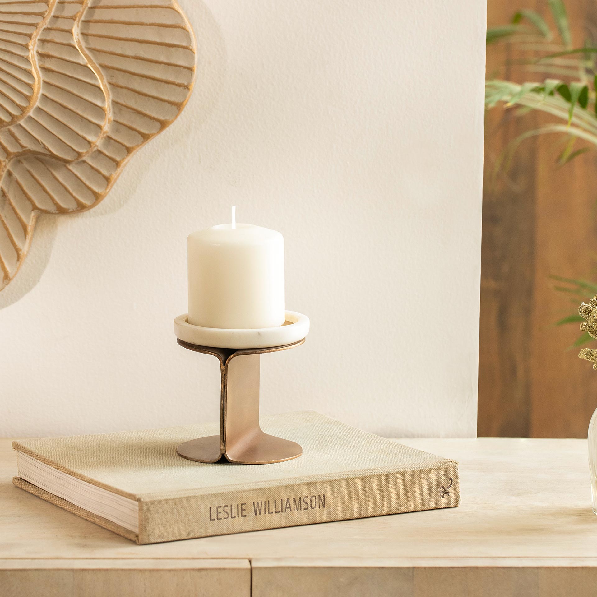 Pillar Holder