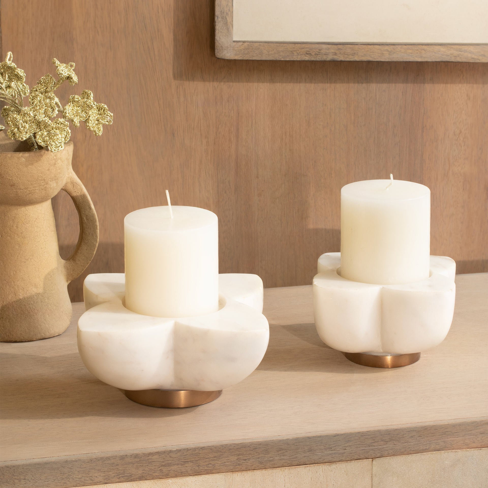 Pillar Holder