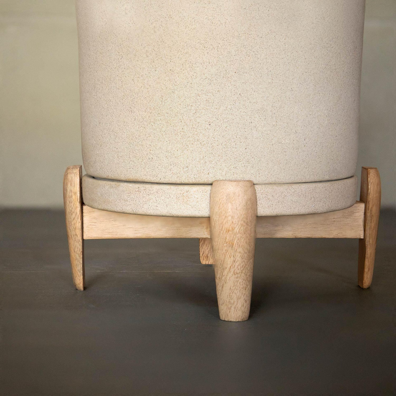 Ljo Ceramic Planter with Stand