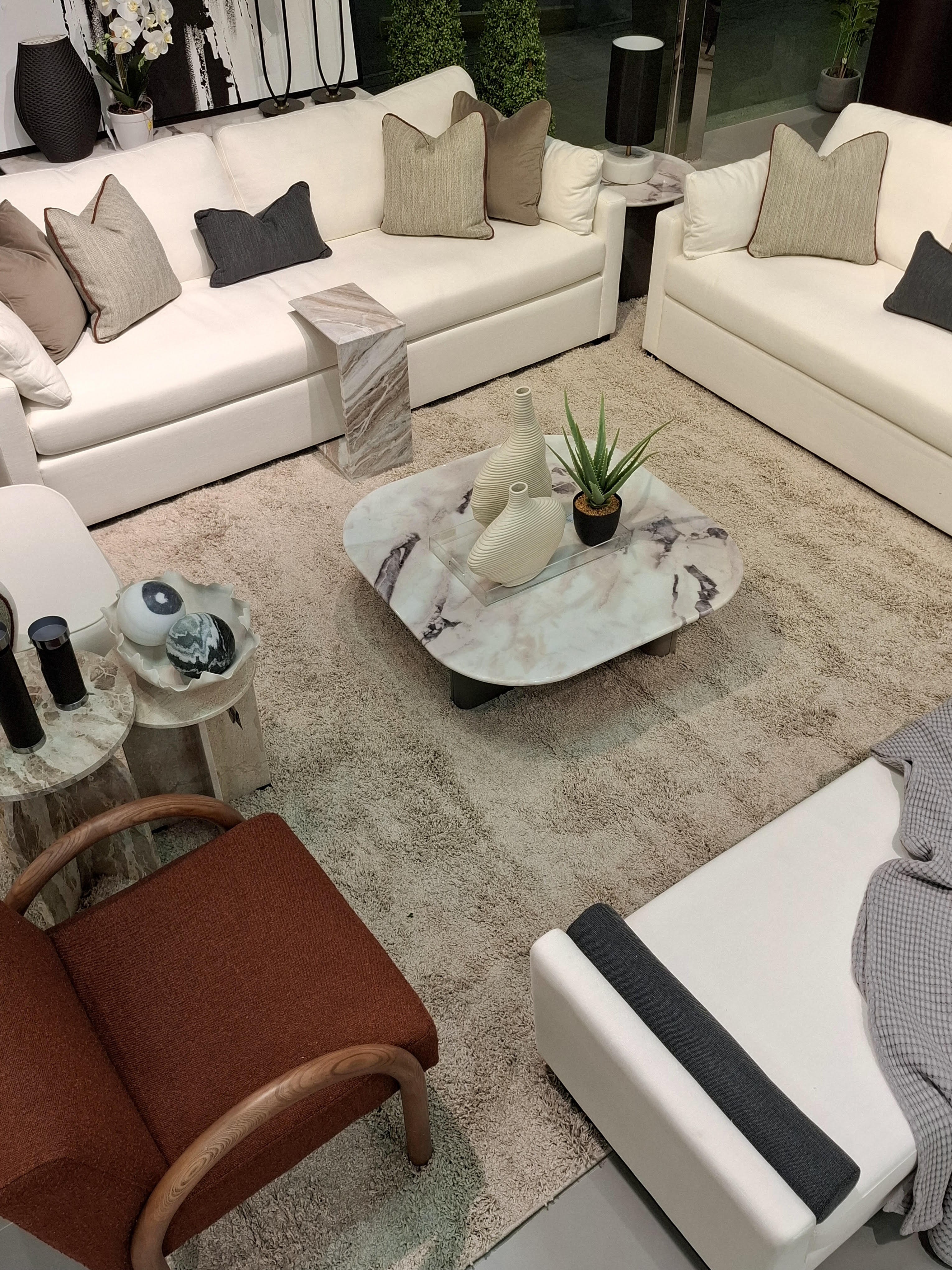 Yashki Living room Set