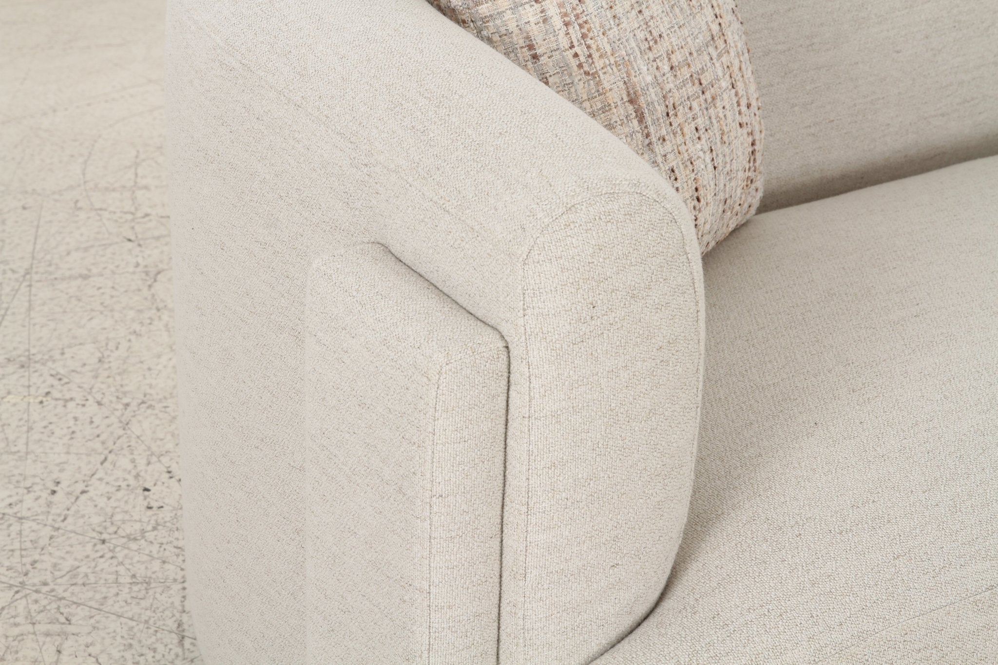 Vienna White Loveseat