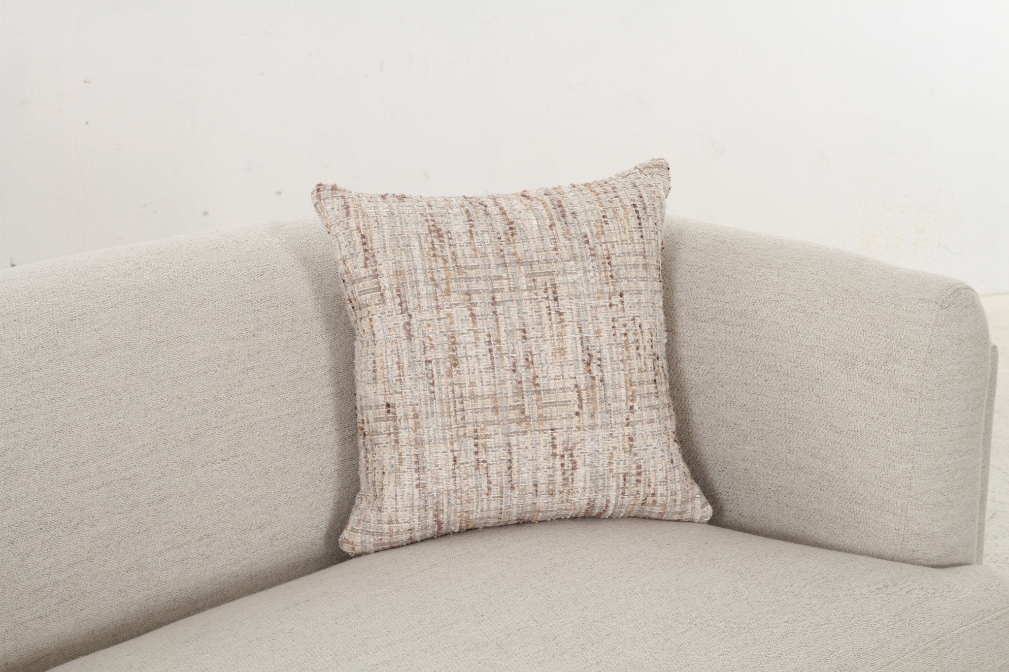 Vienna White Sofa set with Free Rug