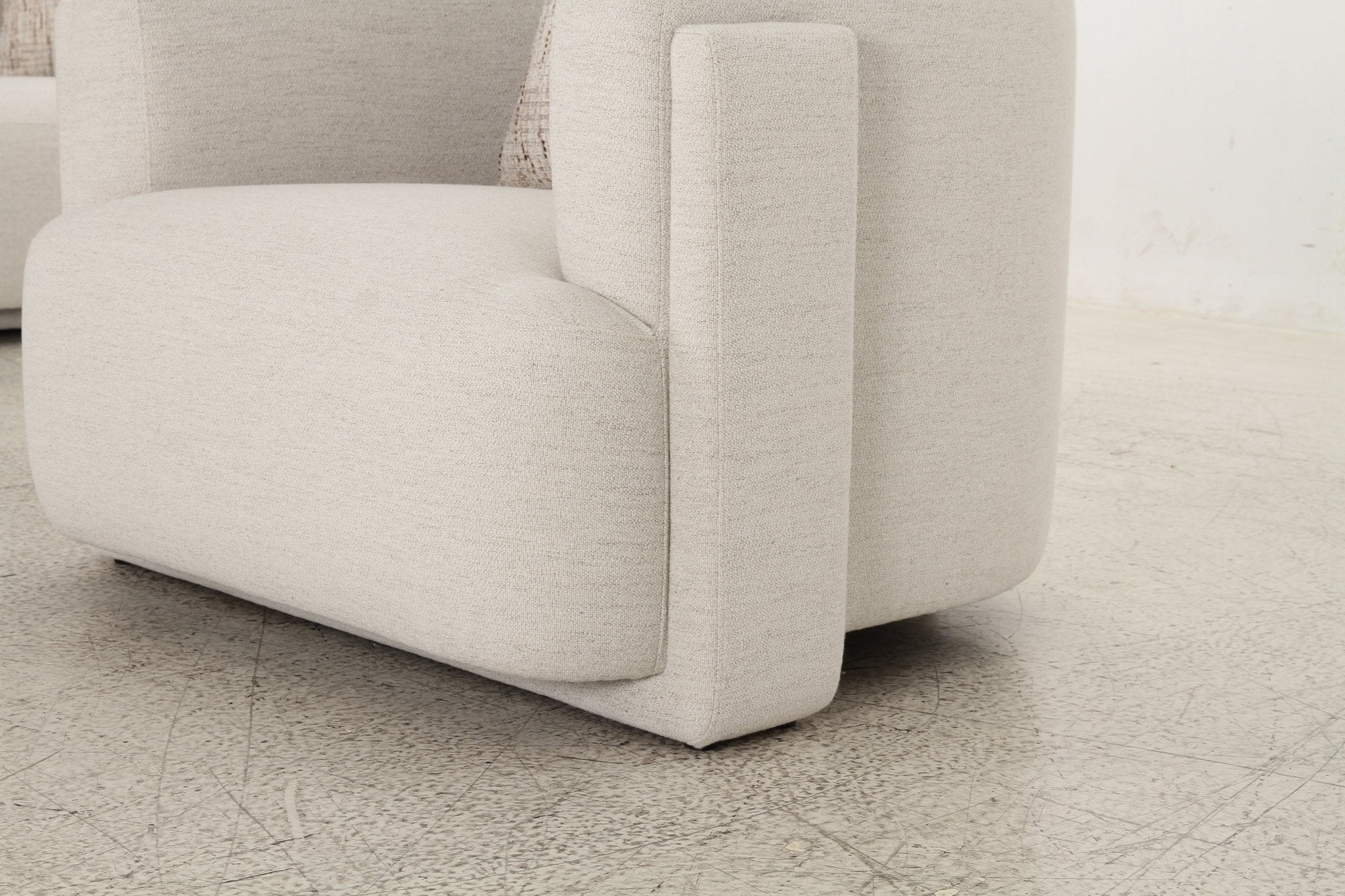 Vienna White Sofa set with Free Rug