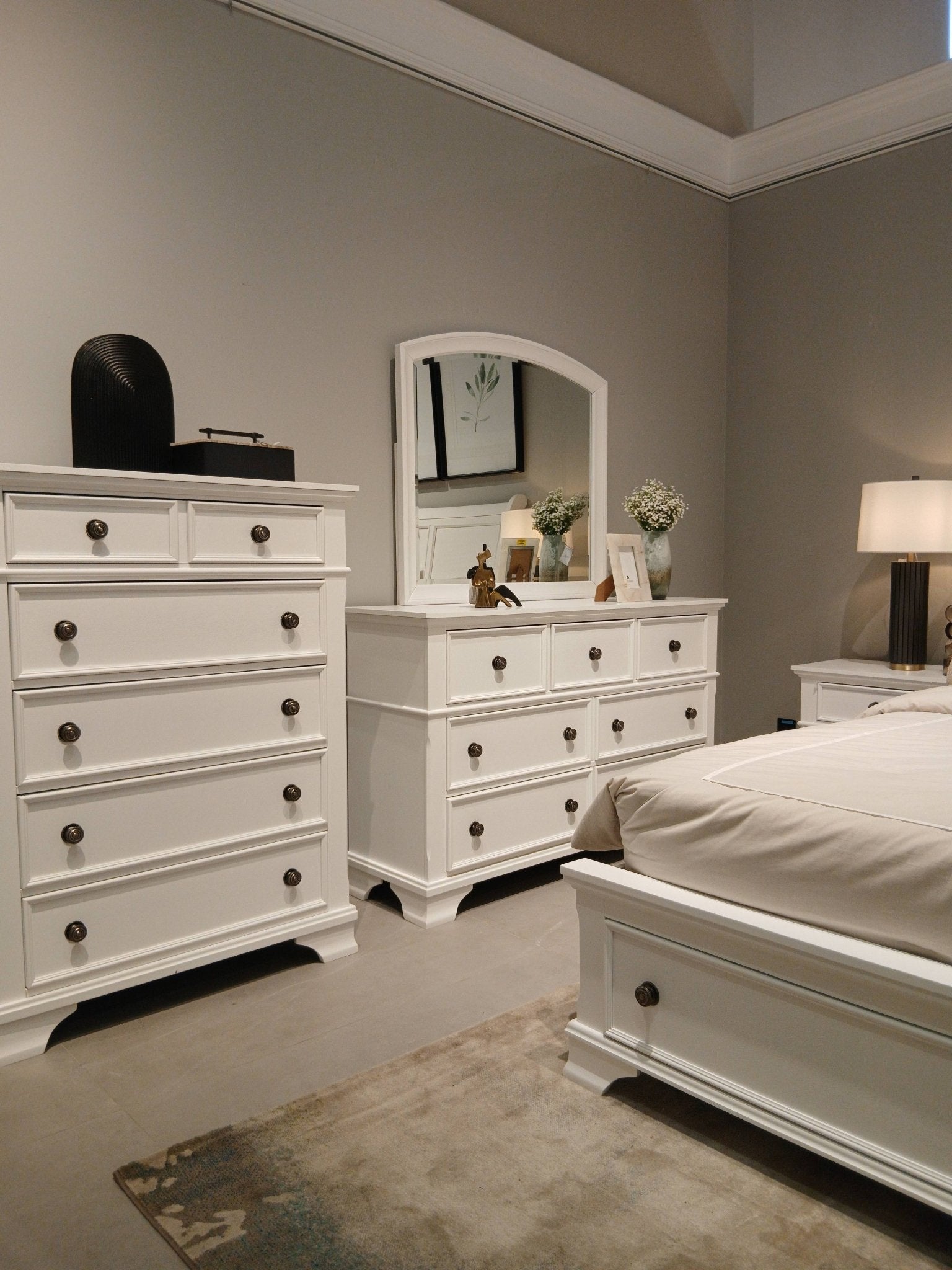 White Harmonious Haven Chest