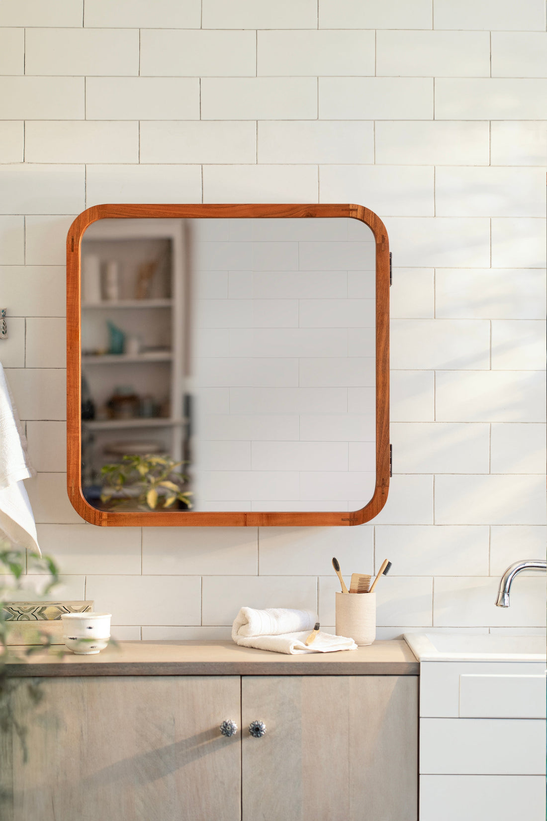 Mirror 1055 TWN