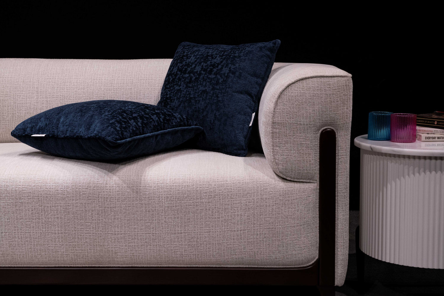 MIDNI Cushion