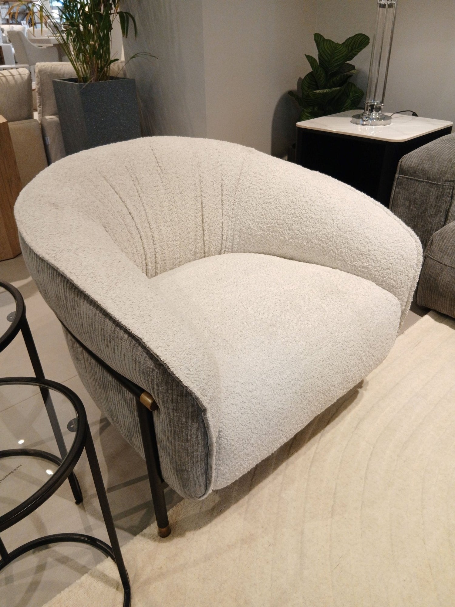 AlDana black Chair