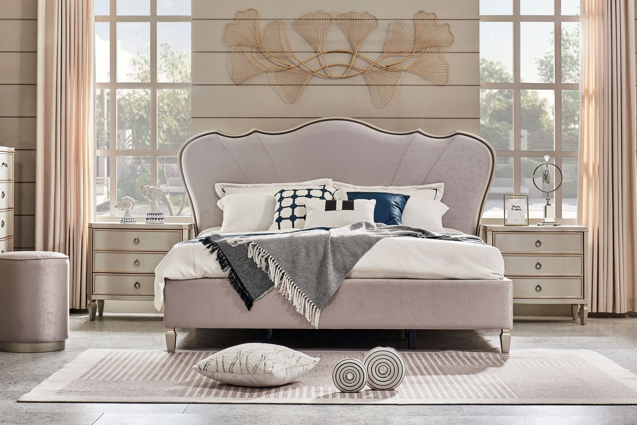 Alice Wirless Charegr Night Stand