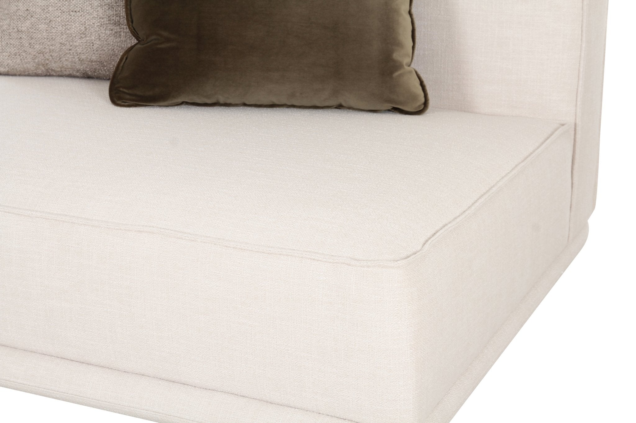 Arena White Sectional With Free Rug