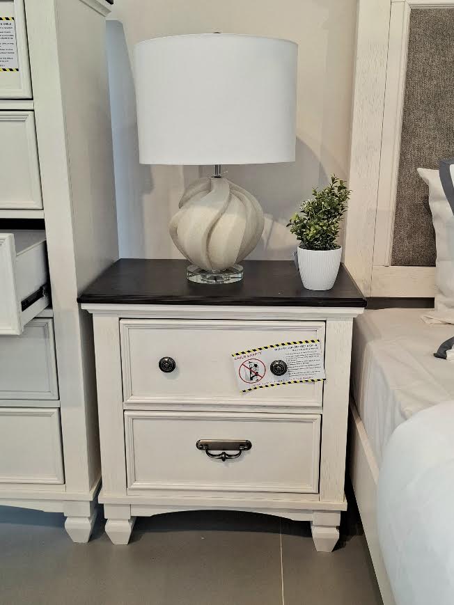 Driftwood Dream Suite Bedroom-Pro