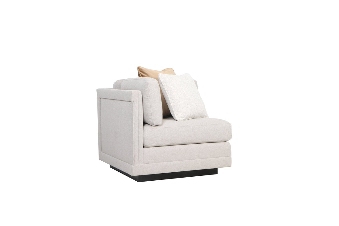 Layal Chic Gold Corner