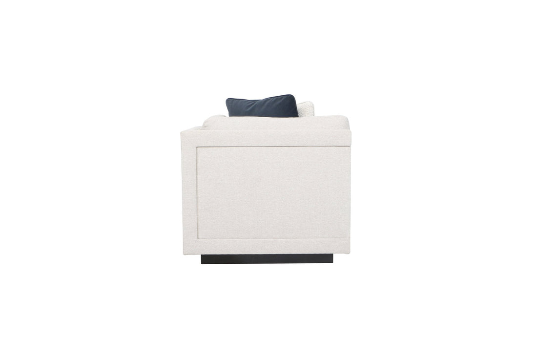 Layal Chic Navy Corner