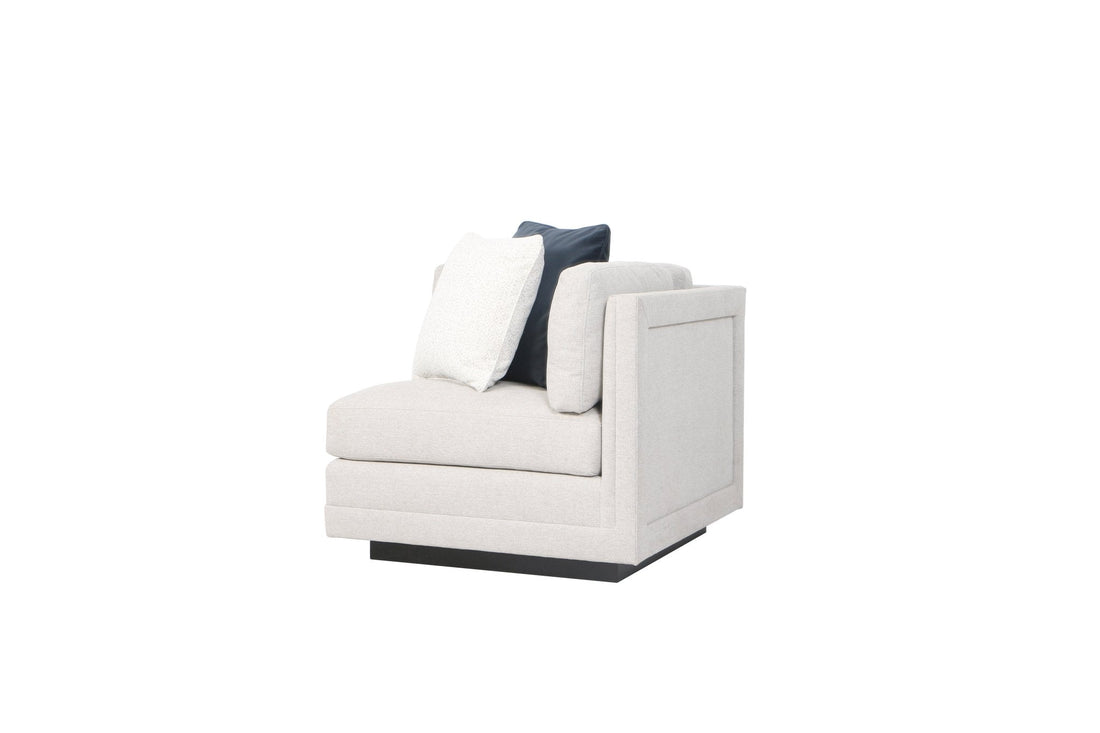 Layal Chic Navy Corner