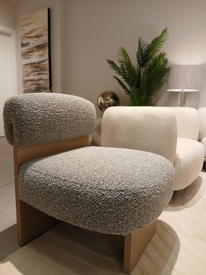 Leaner white chair