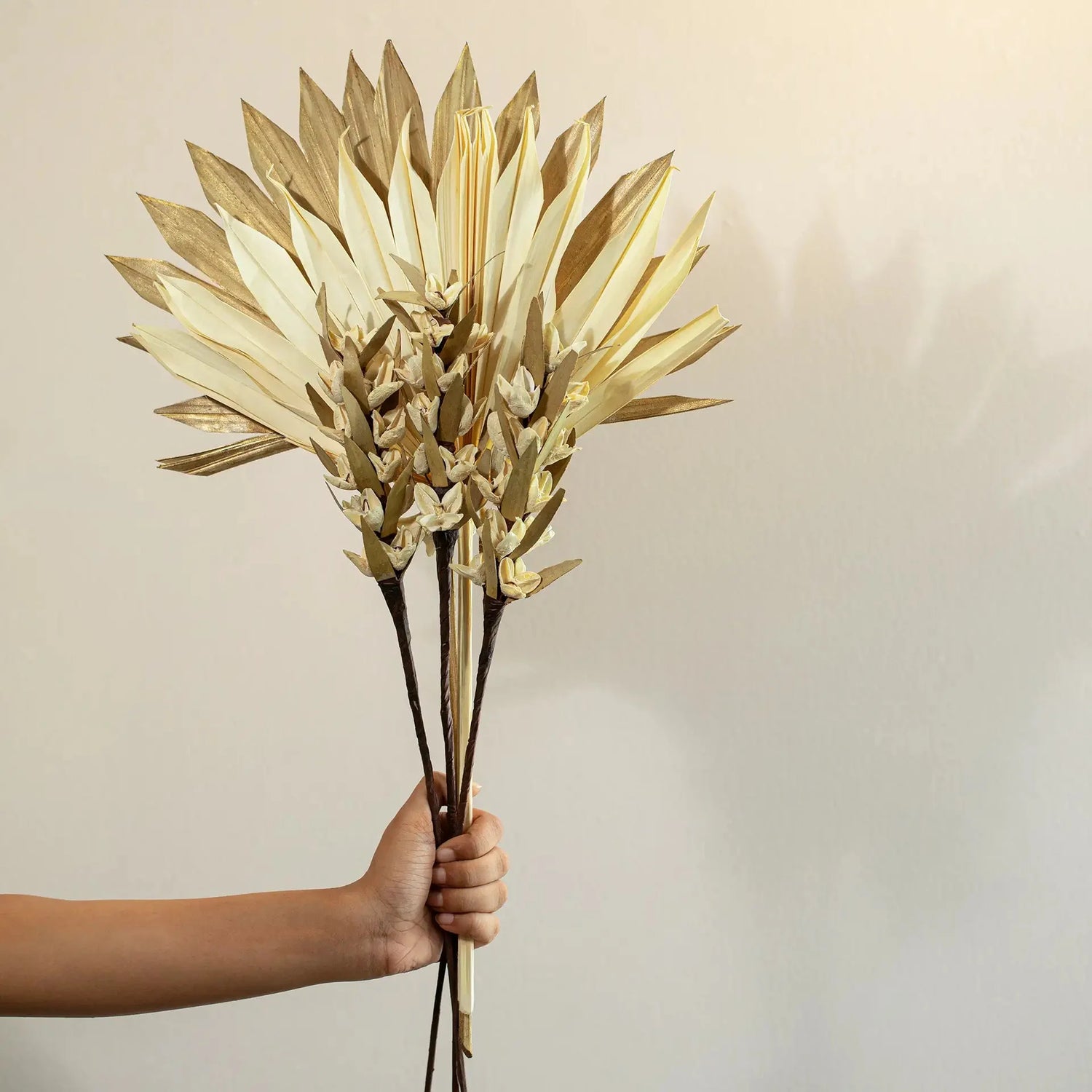 Malar sun palm &amp; bakuli flower combo