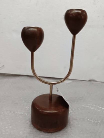حامل شموع عصري كبير جدًا