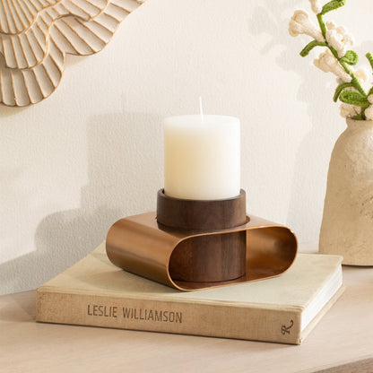 Pillar Holder