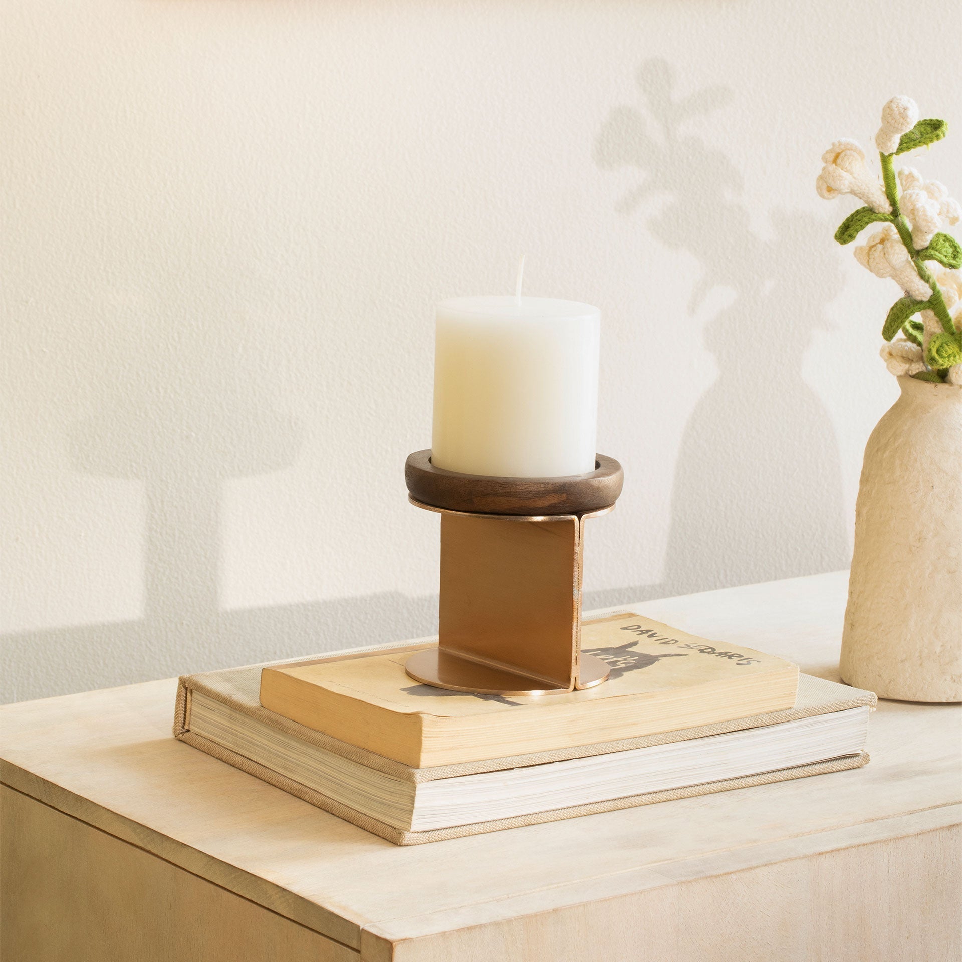 Pillar Holder