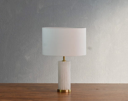 TABLE LAMP W / SHADE