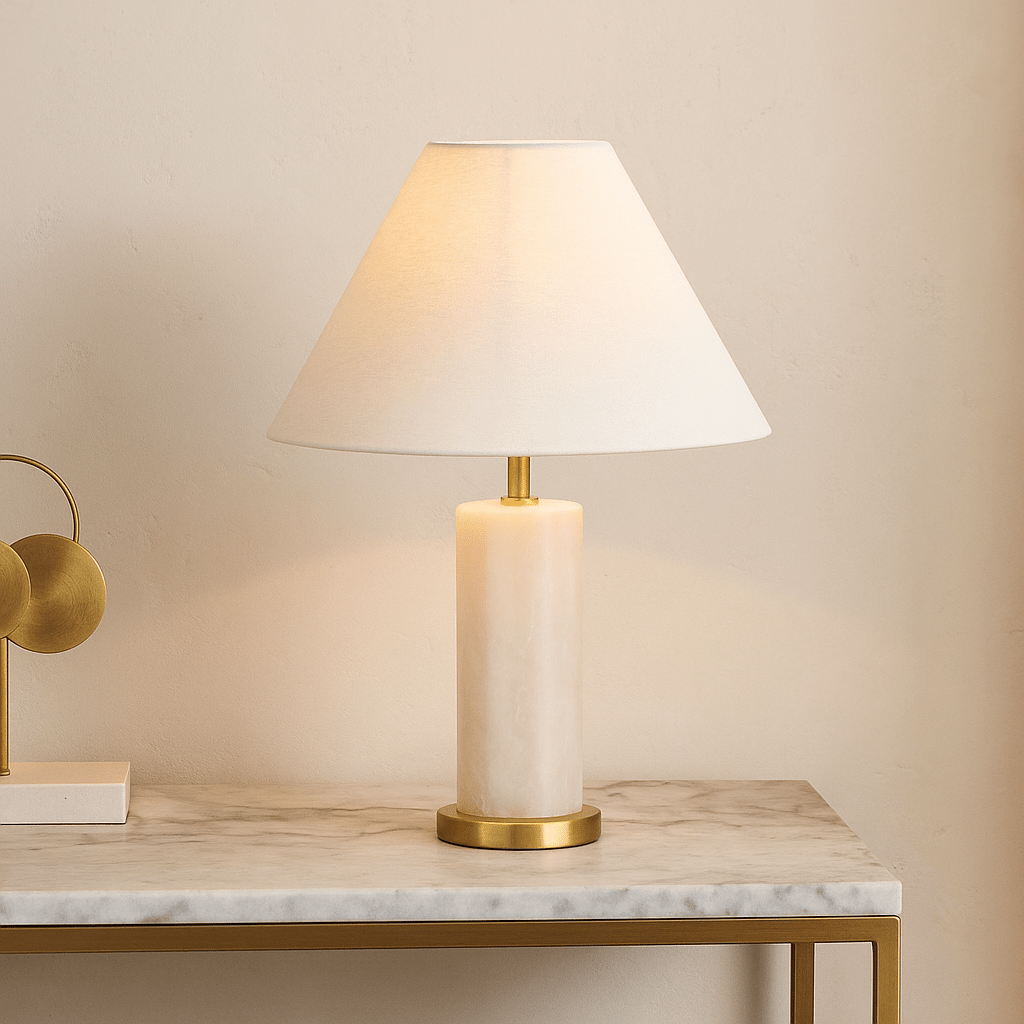 TABLE LAMP W / SHADE