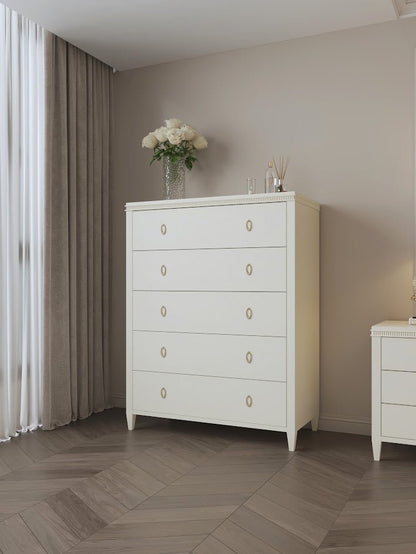 Victoria Manor Chest