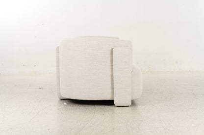 Vienna White Loveseat