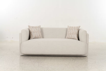Vienna White Loveseat