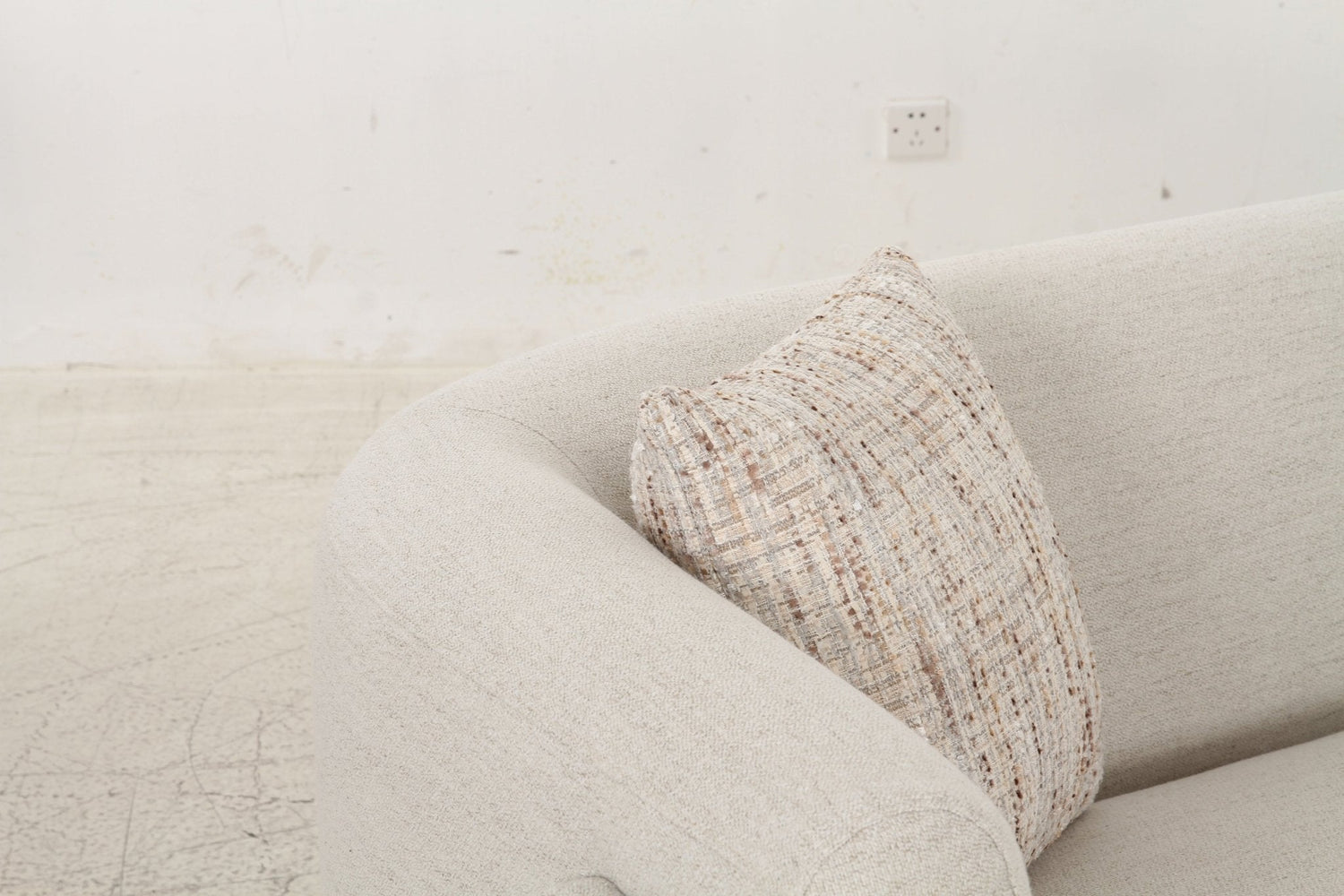 Vienna White Sofa set with Free Rug