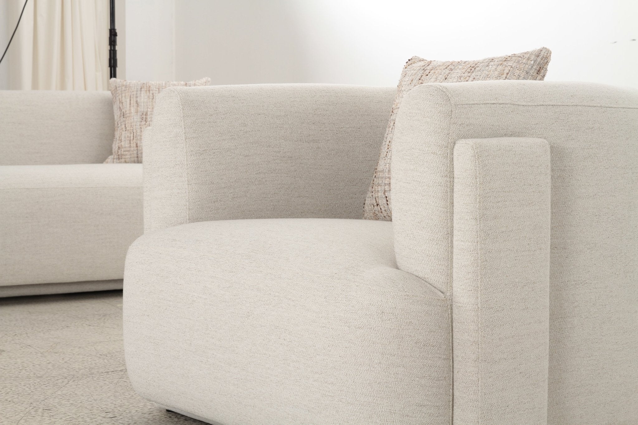 Vienna White Sofa set with Free Rug