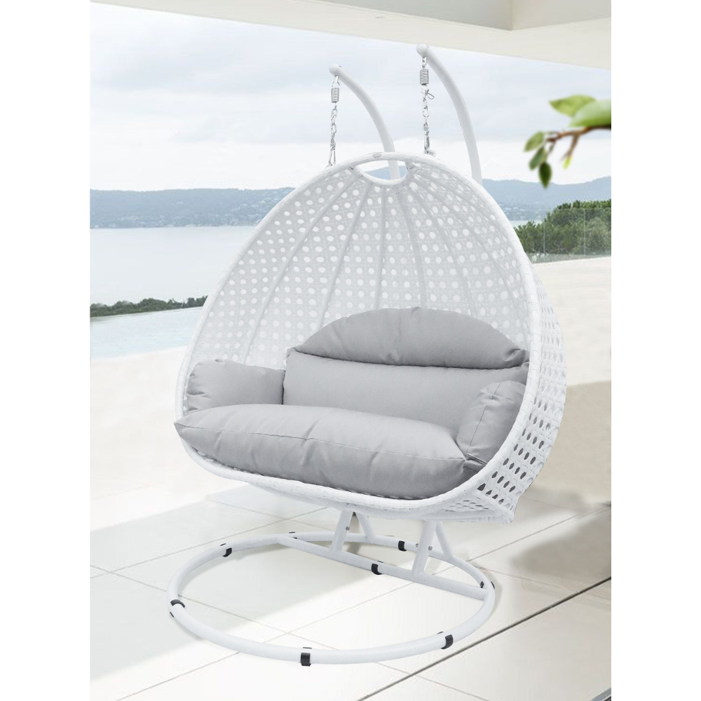 Spacious Hanging chair